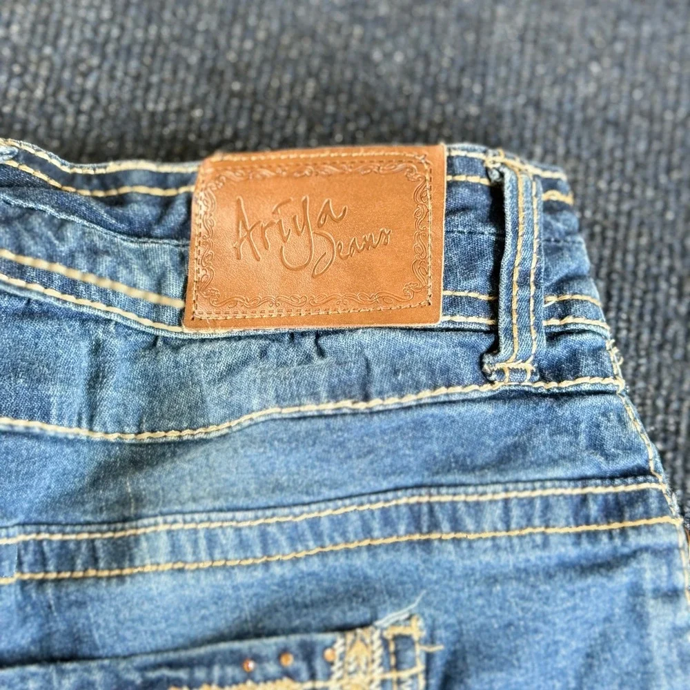 Ariya Jeans Womens Blue Denim‎ Cuffed Shorts Embroidered Pockets Size 5/6